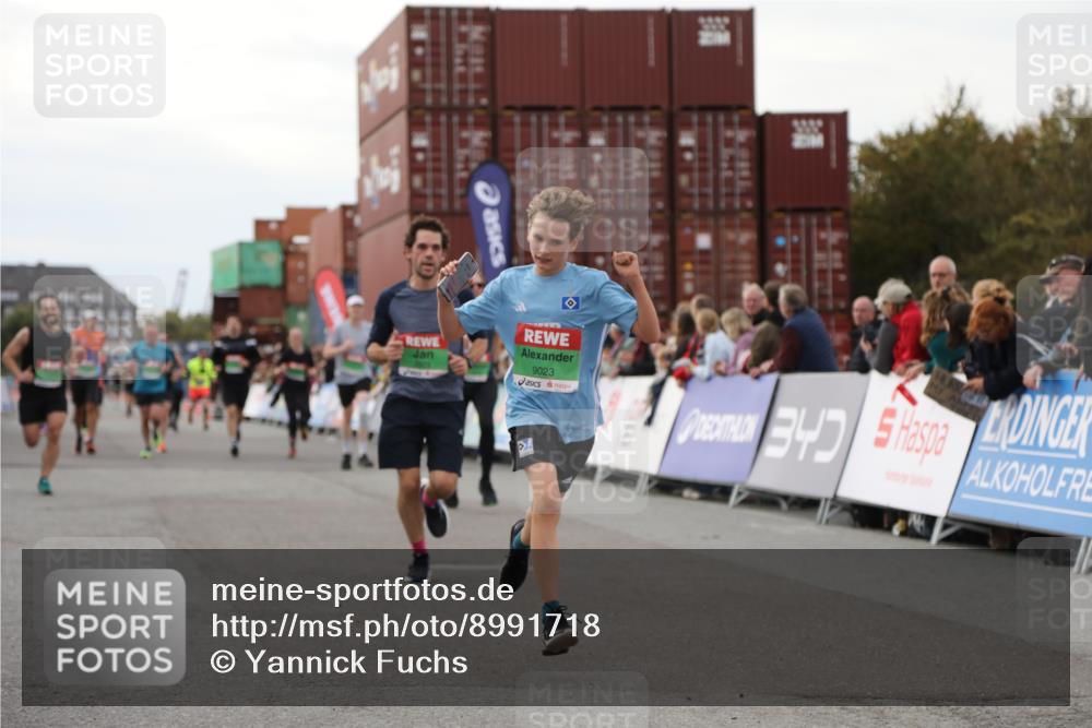 03.10.2025 - Köhlbrandbrückenlauf Yannick Fuchs http://msf.ph/oto/8991718 03.10.2025 16:02:58 Ziel 7125, 7278, 7386, 7673, 7923, 9023, 9294, 9569, 9570, 9619 meine-sportfotos.de