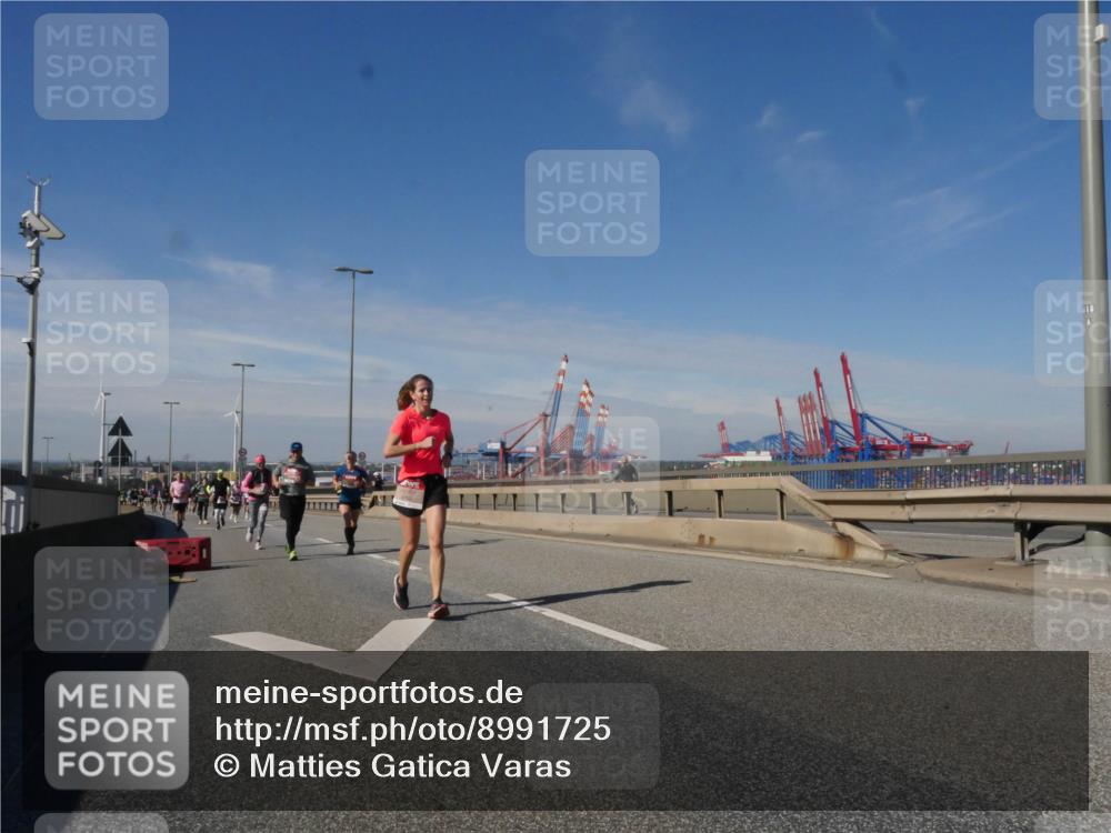 03.10.2025 - Köhlbrandbrückenlauf Matties Gatica Varas http://msf.ph/oto/8991725 03.10.2025 12:42:58 Position 2 118 meine-sportfotos.de