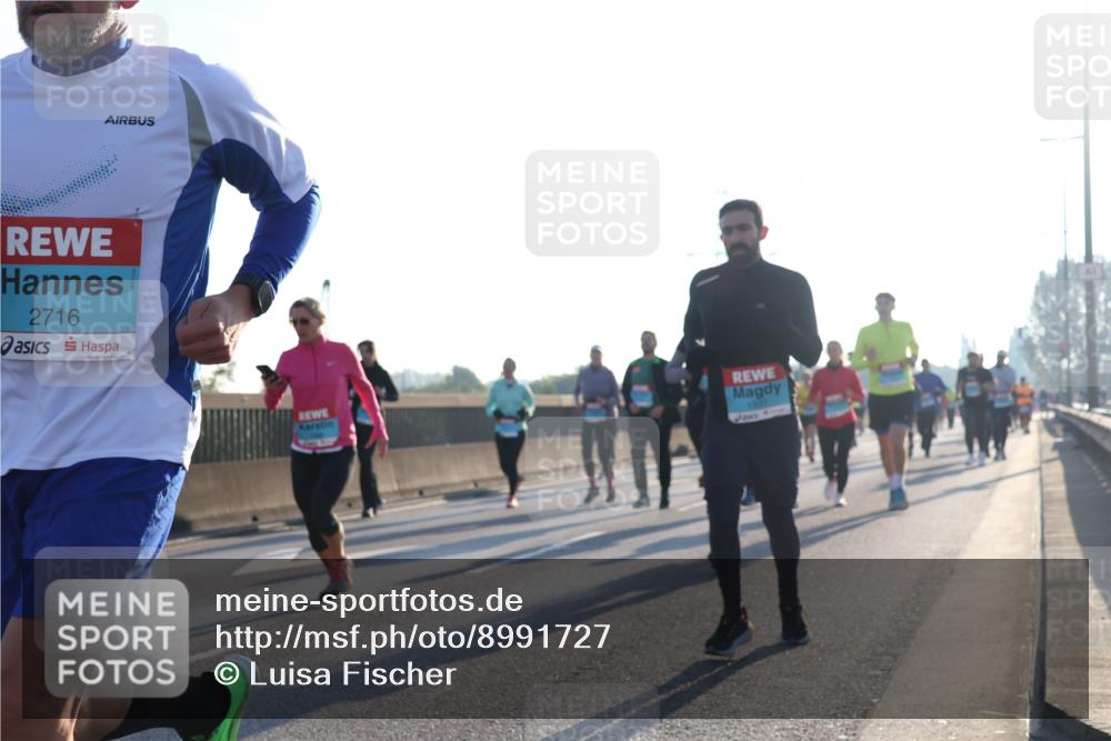 03.10.2025 - Köhlbrandbrückenlauf Luisa Fischer http://msf.ph/oto/8991727 03.10.2025 10:16:50 Position 3 2716 meine-sportfotos.de