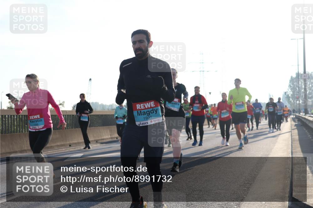 03.10.2025 - Köhlbrandbrückenlauf Luisa Fischer http://msf.ph/oto/8991732 03.10.2025 10:16:51 Position 3 1566, 1931, 1335 meine-sportfotos.de
