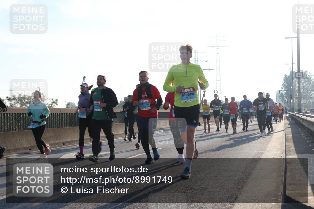 03.10.2025 - Köhlbrandbrückenlauf Luisa Fischer http://msf.ph/oto/8991749 03.10.2025 10:16:53 Position 3 1111, 1534, 1 meine-sportfotos.de