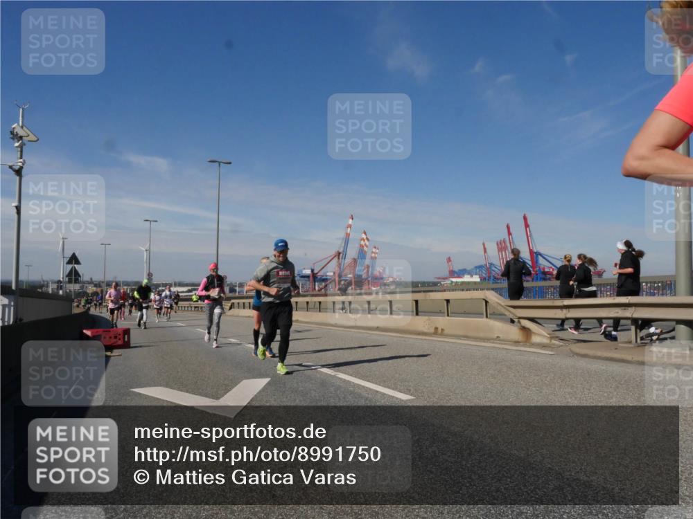 03.10.2025 - Köhlbrandbrückenlauf Matties Gatica Varas http://msf.ph/oto/8991750 03.10.2025 12:43:00 Position 2  meine-sportfotos.de