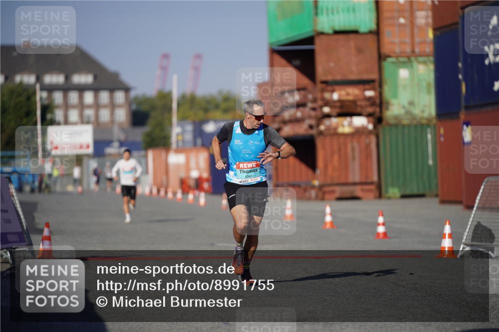 03.10.2025 - Köhlbrandbrückenlauf Michael Burmester http://msf.ph/oto/8991755 03.10.2025 09:49:42 Ziel 1041, 2700 meine-sportfotos.de