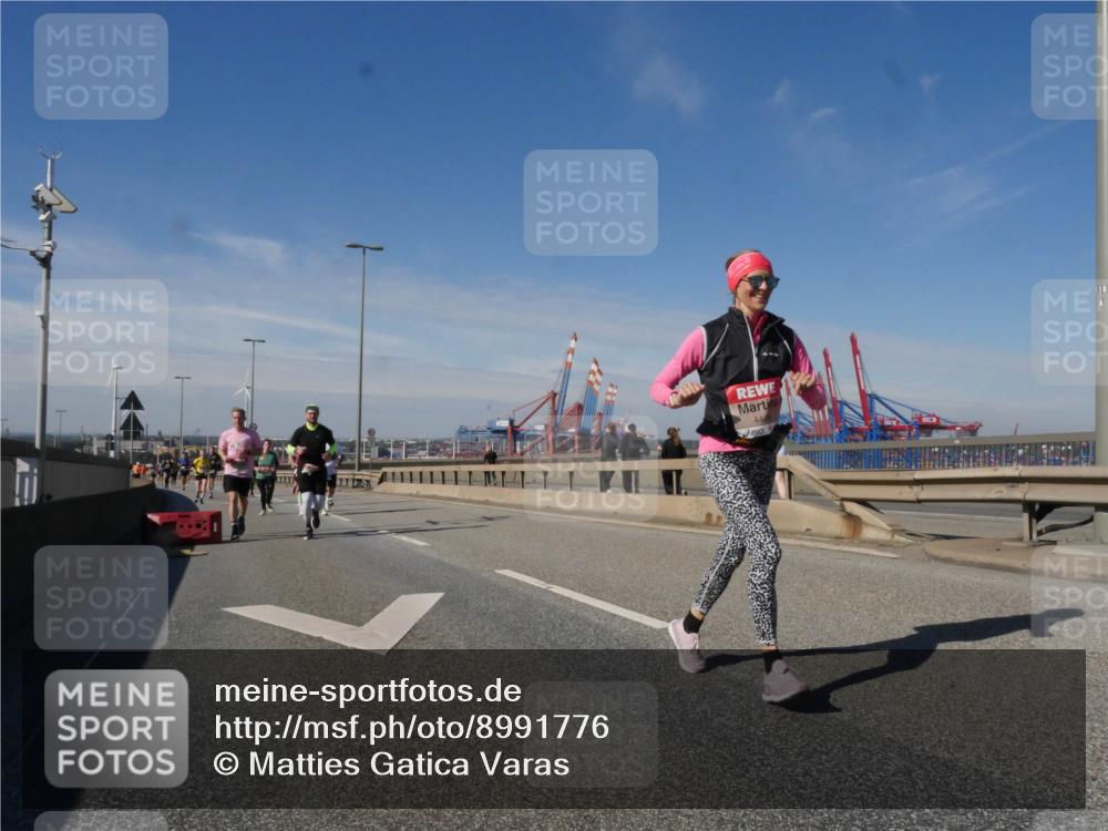 03.10.2025 - Köhlbrandbrückenlauf Matties Gatica Varas http://msf.ph/oto/8991776 03.10.2025 12:43:04 Position 2 448, 118 meine-sportfotos.de