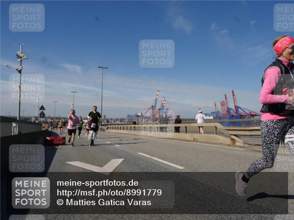 03.10.2025 - Köhlbrandbrückenlauf Matties Gatica Varas http://msf.ph/oto/8991779 03.10.2025 12:43:04 Position 2 114 meine-sportfotos.de