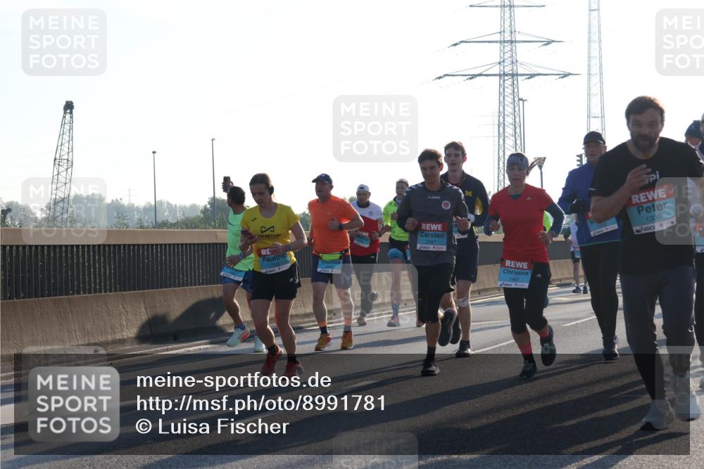 03.10.2025 - Köhlbrandbrückenlauf Luisa Fischer http://msf.ph/oto/8991781 03.10.2025 10:16:55 Position 3 3334, 2587, 1461, 1336 meine-sportfotos.de