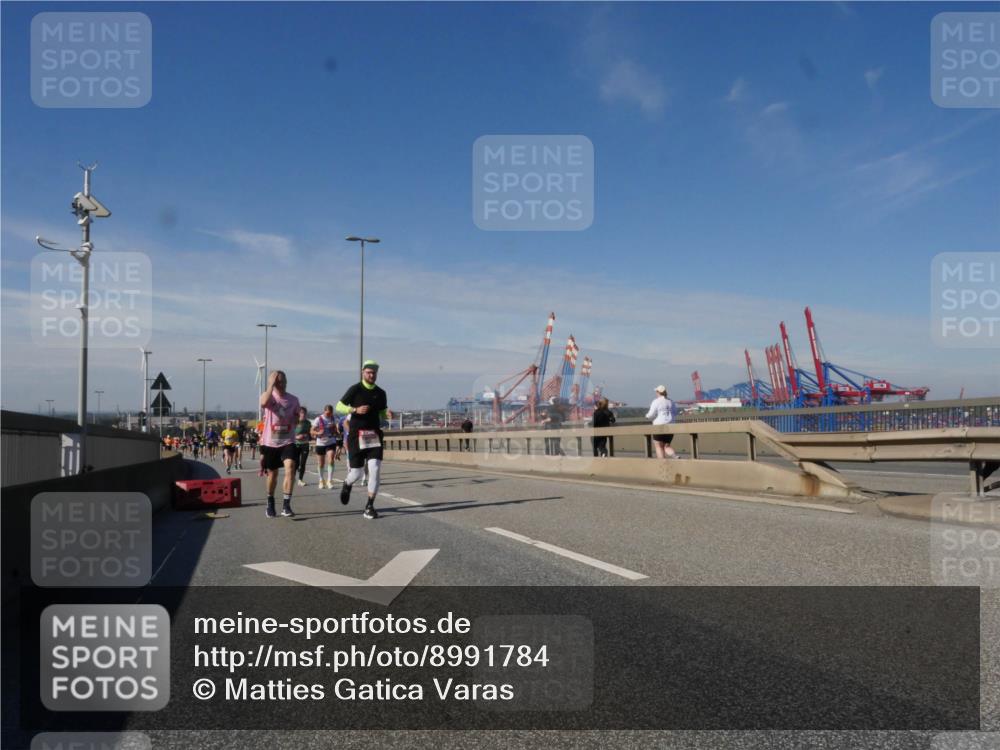 03.10.2025 - Köhlbrandbrückenlauf Matties Gatica Varas http://msf.ph/oto/8991784 03.10.2025 12:43:05 Position 2  meine-sportfotos.de