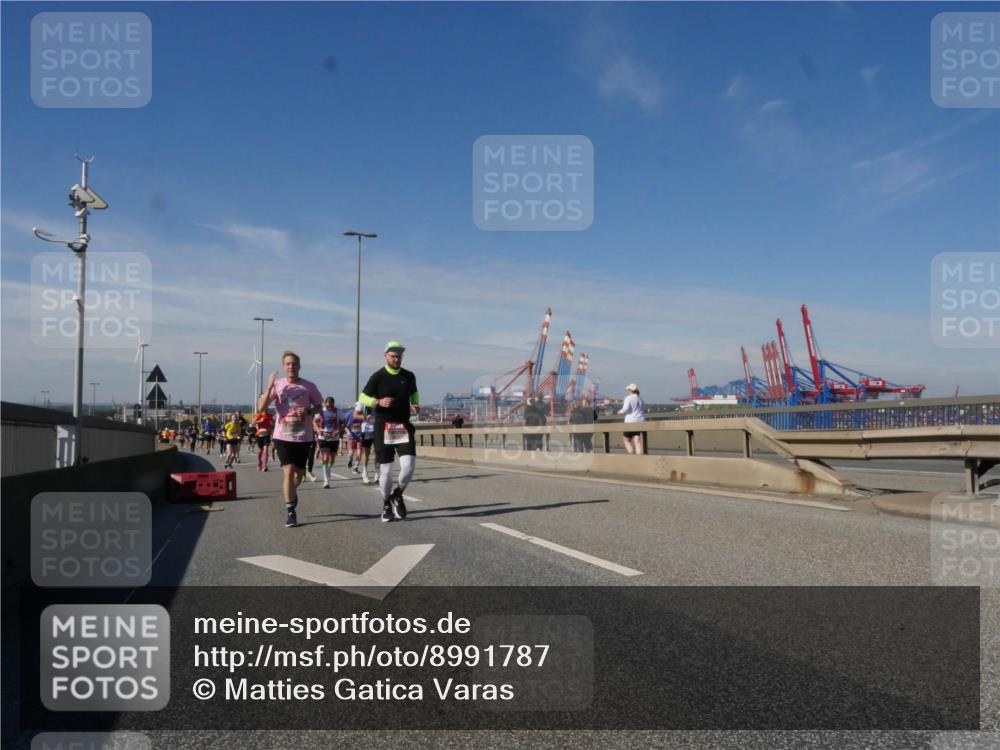 03.10.2025 - Köhlbrandbrückenlauf Matties Gatica Varas http://msf.ph/oto/8991787 03.10.2025 12:43:05 Position 2  meine-sportfotos.de