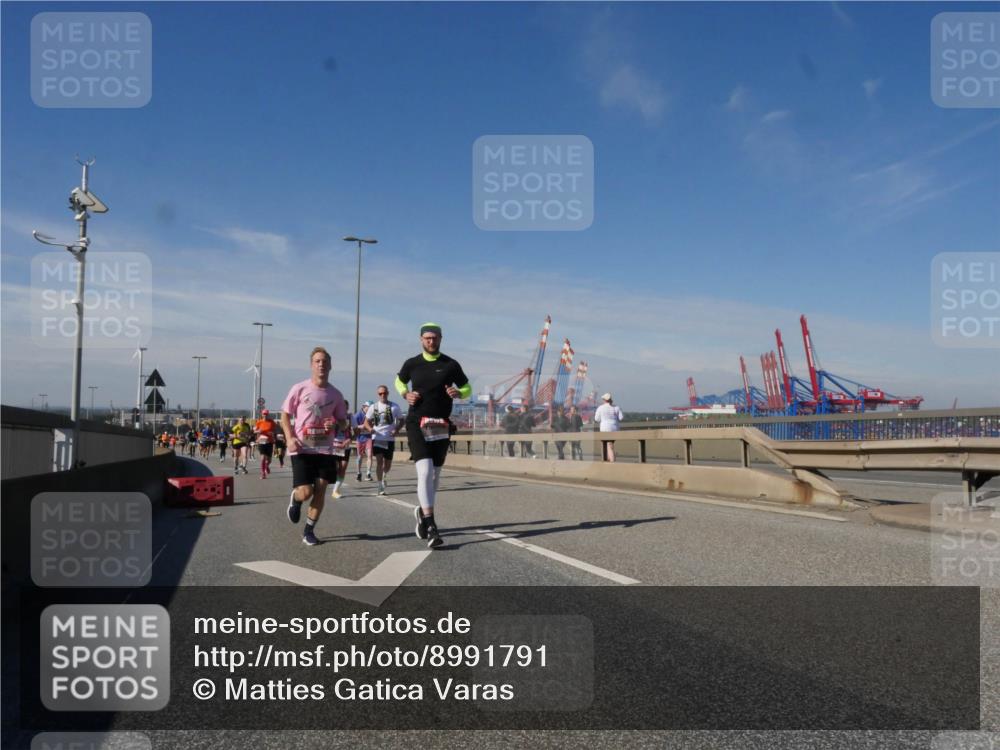 03.10.2025 - Köhlbrandbrückenlauf Matties Gatica Varas http://msf.ph/oto/8991791 03.10.2025 12:43:06 Position 2  meine-sportfotos.de
