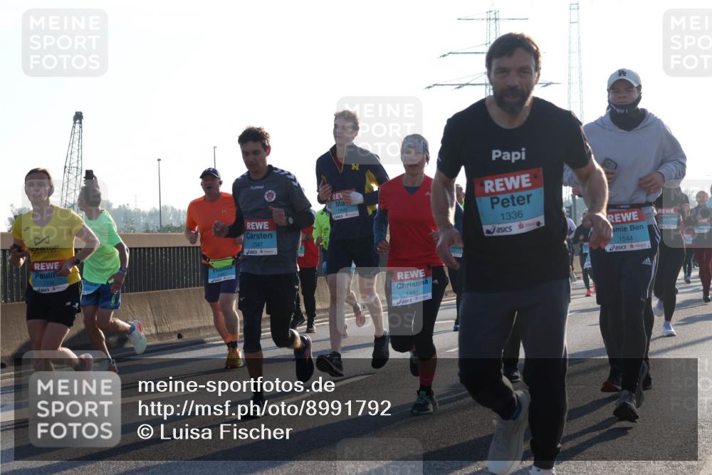 03.10.2025 - Köhlbrandbrückenlauf Luisa Fischer http://msf.ph/oto/8991792 03.10.2025 10:16:56 Position 3 3334, 1849, 2587, 1461, 1336, 1544 meine-sportfotos.de