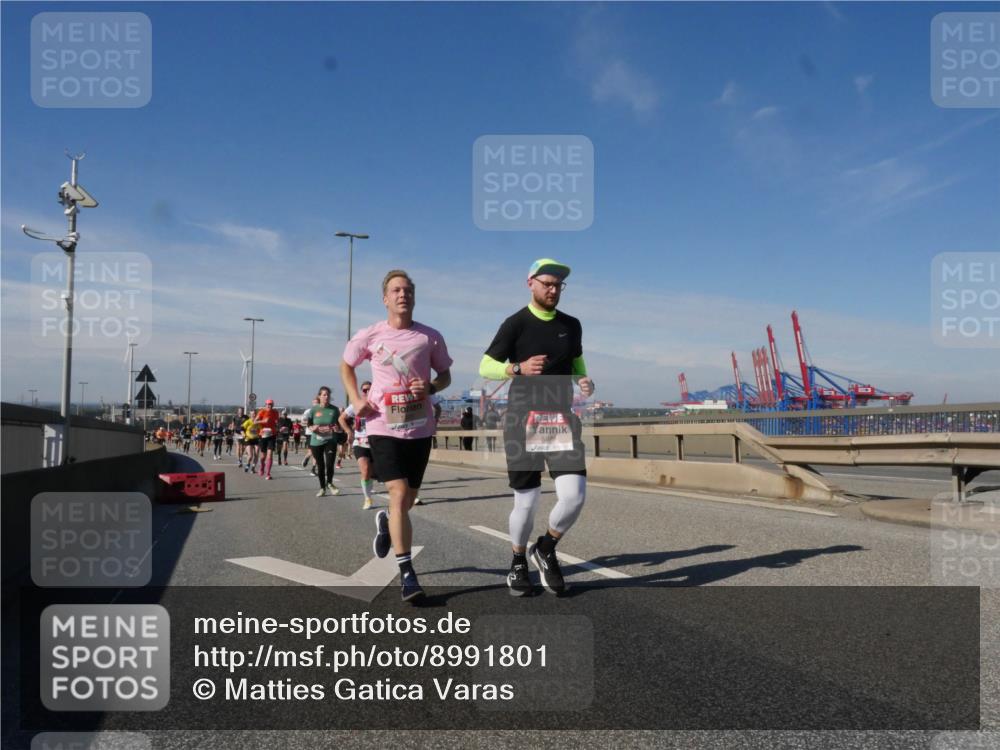 03.10.2025 - Köhlbrandbrückenlauf Matties Gatica Varas http://msf.ph/oto/8991801 03.10.2025 12:43:07 Position 2  meine-sportfotos.de
