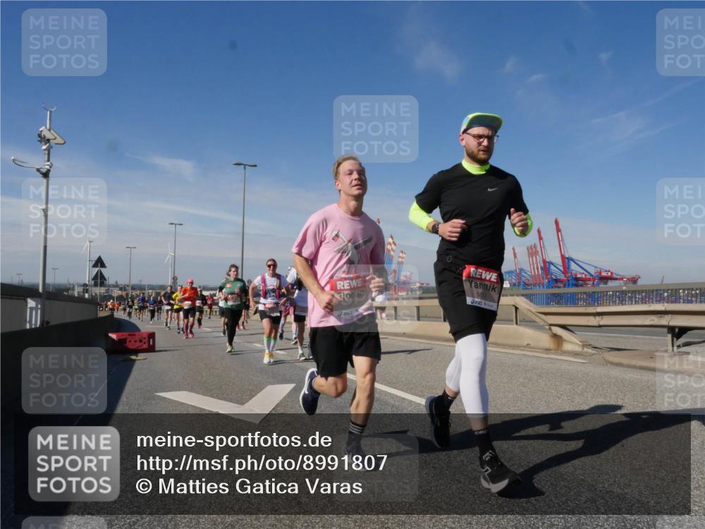 03.10.2025 - Köhlbrandbrückenlauf Matties Gatica Varas http://msf.ph/oto/8991807 03.10.2025 12:43:07 Position 2 5870 meine-sportfotos.de
