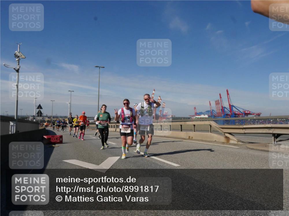 03.10.2025 - Köhlbrandbrückenlauf Matties Gatica Varas http://msf.ph/oto/8991817 03.10.2025 12:43:08 Position 2  meine-sportfotos.de