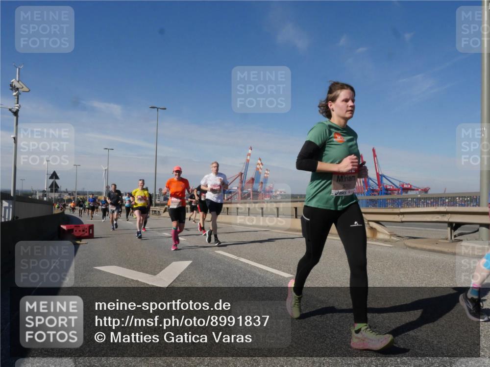 03.10.2025 - Köhlbrandbrückenlauf Matties Gatica Varas http://msf.ph/oto/8991837 03.10.2025 12:43:11 Position 2 5763, 18 meine-sportfotos.de