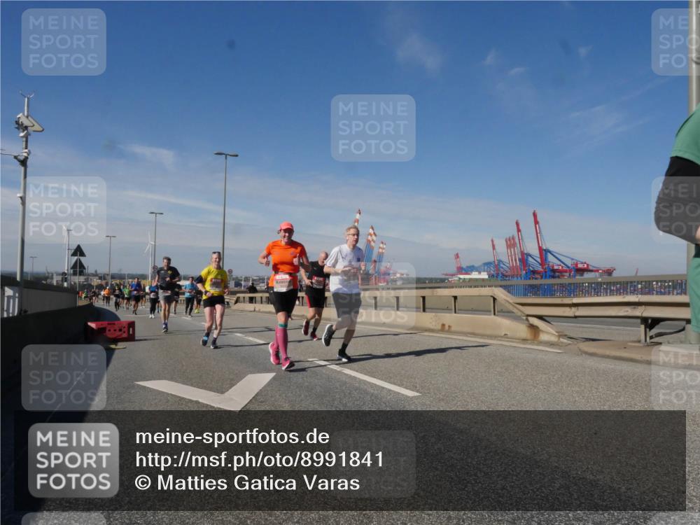 03.10.2025 - Köhlbrandbrückenlauf Matties Gatica Varas http://msf.ph/oto/8991841 03.10.2025 12:43:11 Position 2  meine-sportfotos.de
