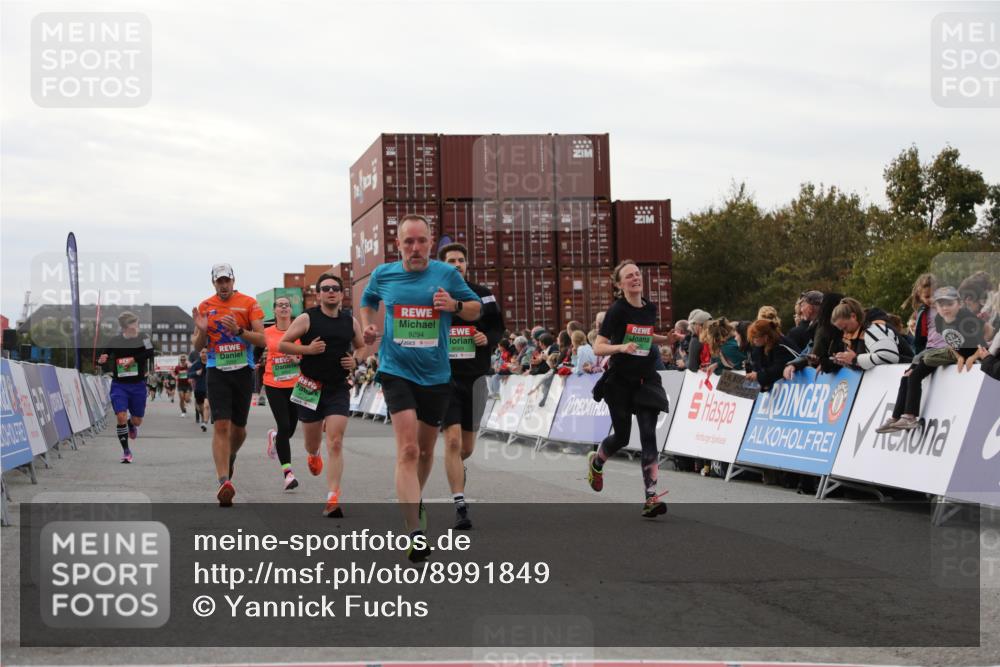 03.10.2025 - Köhlbrandbrückenlauf Yannick Fuchs http://msf.ph/oto/8991849 03.10.2025 16:03:05 Ziel 7125, 7231, 7265, 7290, 7300, 7673, 8994, 9294, 9569, 9570, 9619, 9657 meine-sportfotos.de