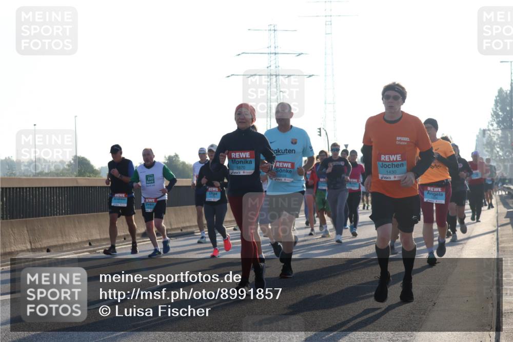 03.10.2025 - Köhlbrandbrückenlauf Luisa Fischer http://msf.ph/oto/8991857 03.10.2025 10:17:02 Position 3 1670, 3128, 1430, 346 meine-sportfotos.de
