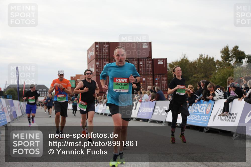 03.10.2025 - Köhlbrandbrückenlauf Yannick Fuchs http://msf.ph/oto/8991861 03.10.2025 16:03:06 Ziel 7016, 7125, 7231, 7265, 7290, 7300, 7673, 7721, 8994, 9294, 9569, 9570, 9657 meine-sportfotos.de
