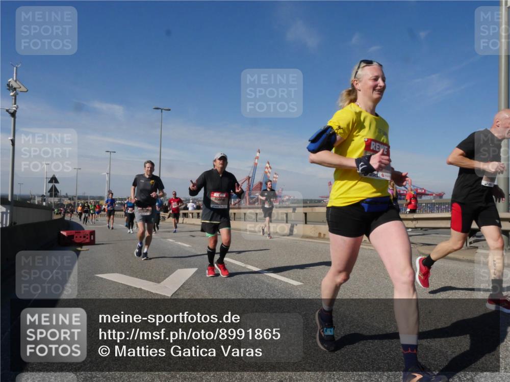 03.10.2025 - Köhlbrandbrückenlauf Matties Gatica Varas http://msf.ph/oto/8991865 03.10.2025 12:43:14 Position 2  meine-sportfotos.de
