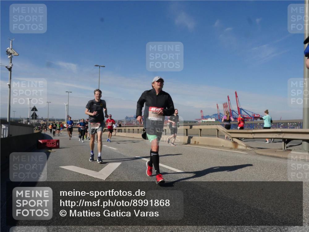 03.10.2025 - Köhlbrandbrückenlauf Matties Gatica Varas http://msf.ph/oto/8991868 03.10.2025 12:43:14 Position 2 4375, 118 meine-sportfotos.de