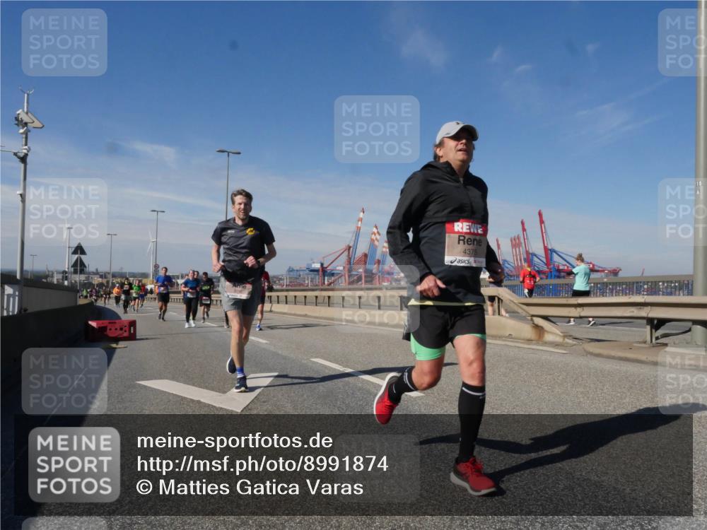 03.10.2025 - Köhlbrandbrückenlauf Matties Gatica Varas http://msf.ph/oto/8991874 03.10.2025 12:43:15 Position 2 4375 meine-sportfotos.de