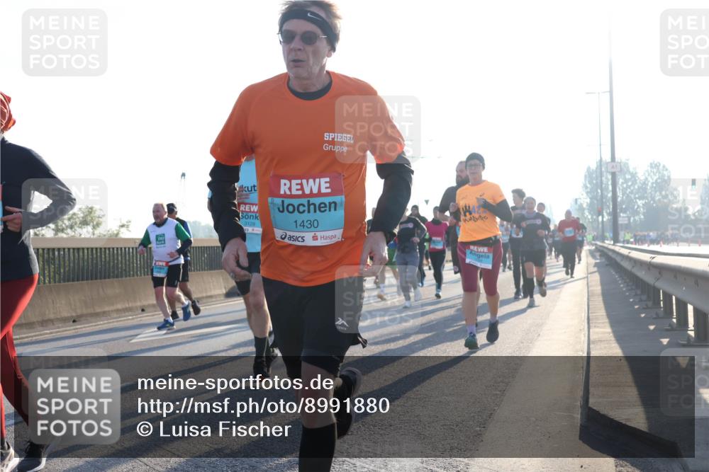 03.10.2025 - Köhlbrandbrückenlauf Luisa Fischer http://msf.ph/oto/8991880 03.10.2025 10:17:04 Position 3 3128, 1430, 4432 meine-sportfotos.de