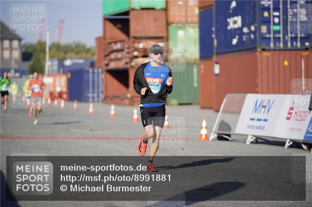 03.10.2025 - Köhlbrandbrückenlauf Michael Burmester http://msf.ph/oto/8991881 03.10.2025 09:50:38 Ziel 1011 meine-sportfotos.de