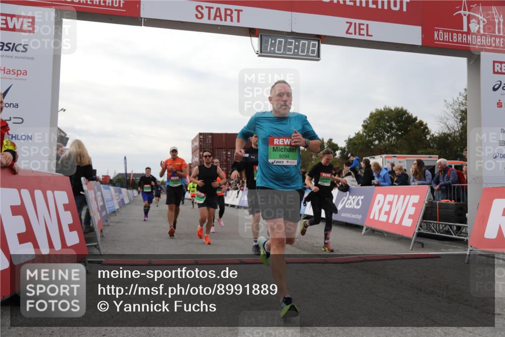 03.10.2025 - Köhlbrandbrückenlauf Yannick Fuchs http://msf.ph/oto/8991889 03.10.2025 16:03:06 Ziel 7016, 7125, 7231, 7265, 7290, 7300, 7673, 7721, 8994, 9294, 9569, 9570, 9657 meine-sportfotos.de