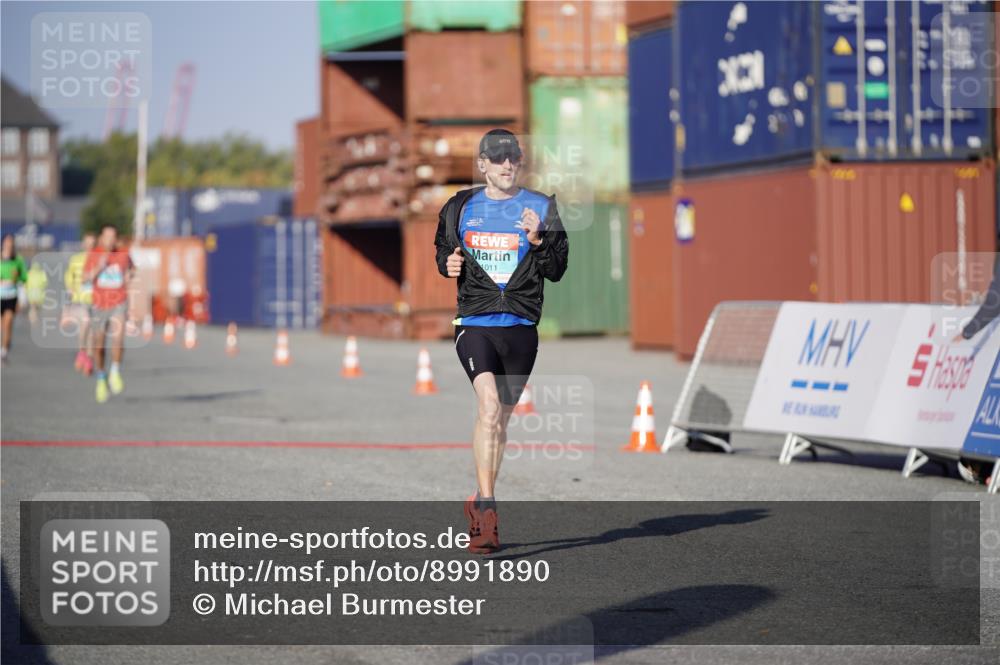 03.10.2025 - Köhlbrandbrückenlauf Michael Burmester http://msf.ph/oto/8991890 03.10.2025 09:50:38 Ziel 1011 meine-sportfotos.de