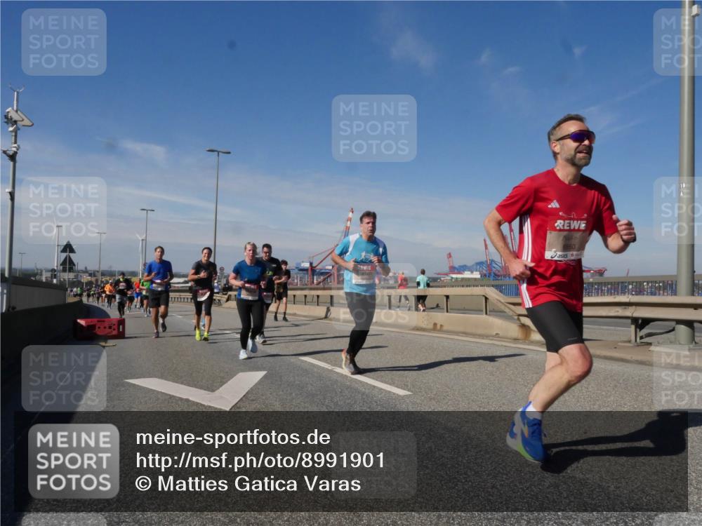 03.10.2025 - Köhlbrandbrückenlauf Matties Gatica Varas http://msf.ph/oto/8991901 03.10.2025 12:43:18 Position 2 124, 6850 meine-sportfotos.de