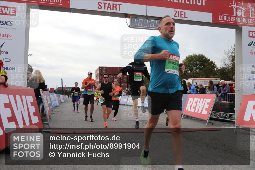03.10.2025 - Köhlbrandbrückenlauf Yannick Fuchs http://msf.ph/oto/8991904 03.10.2025 16:03:07 Ziel 7016, 7098, 7125, 7231, 7265, 7290, 7300, 7721, 8994, 9294, 9569, 9570, 9657 meine-sportfotos.de