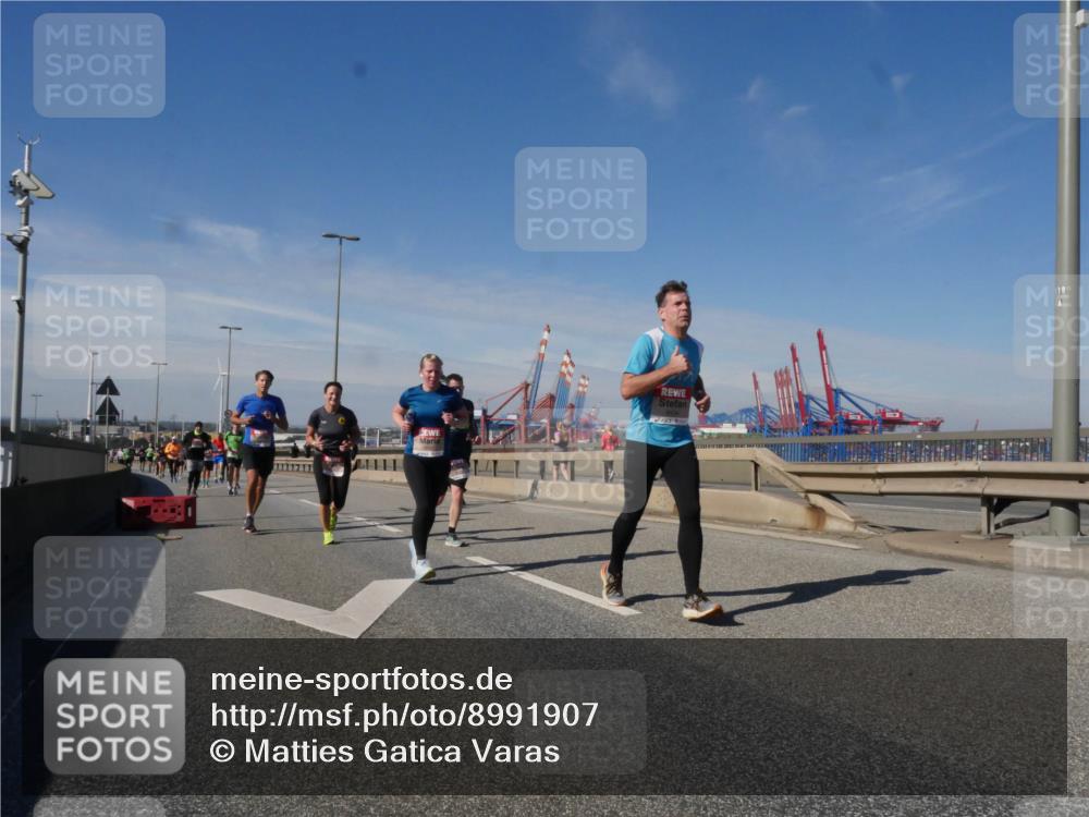 03.10.2025 - Köhlbrandbrückenlauf Matties Gatica Varas http://msf.ph/oto/8991907 03.10.2025 12:43:19 Position 2 118 meine-sportfotos.de