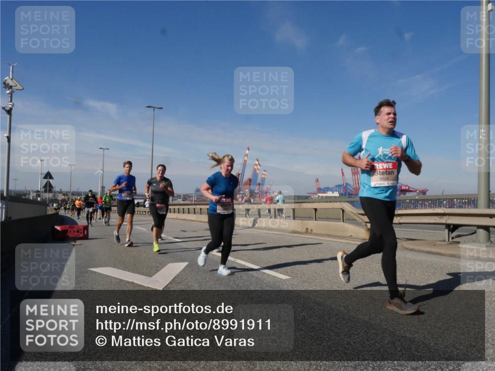 03.10.2025 - Köhlbrandbrückenlauf Matties Gatica Varas http://msf.ph/oto/8991911 03.10.2025 12:43:19 Position 2 6534, 118 meine-sportfotos.de