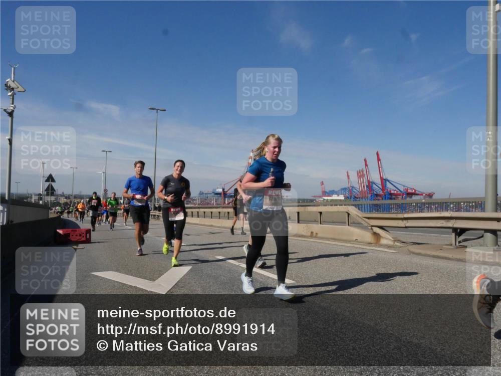 03.10.2025 - Köhlbrandbrückenlauf Matties Gatica Varas http://msf.ph/oto/8991914 03.10.2025 12:43:20 Position 2  meine-sportfotos.de