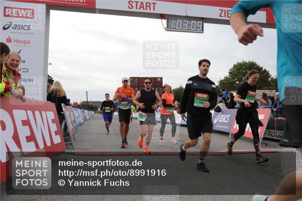 03.10.2025 - Köhlbrandbrückenlauf Yannick Fuchs http://msf.ph/oto/8991916 03.10.2025 16:03:07 Ziel 7016, 7098, 7125, 7231, 7265, 7290, 7300, 7721, 8994, 9294, 9569, 9570, 9657 meine-sportfotos.de
