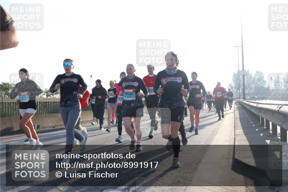 03.10.2025 - Köhlbrandbrückenlauf Luisa Fischer http://msf.ph/oto/8991917 03.10.2025 10:17:07 Position 3 3006 meine-sportfotos.de