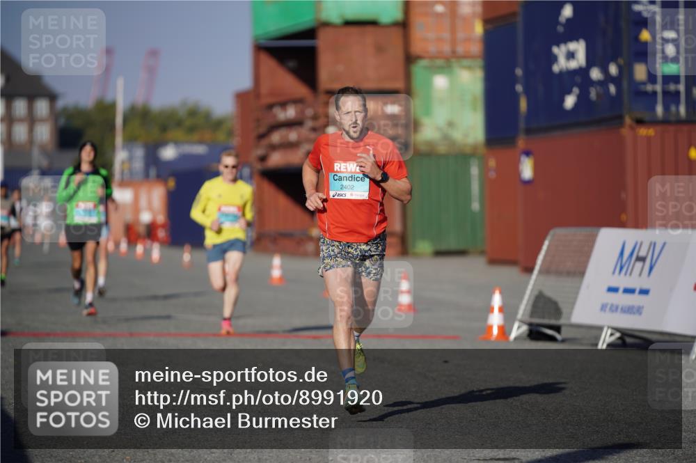 03.10.2025 - Köhlbrandbrückenlauf Michael Burmester http://msf.ph/oto/8991920 03.10.2025 09:50:45 Ziel 1011 meine-sportfotos.de