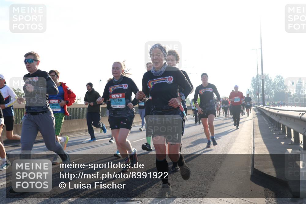 03.10.2025 - Köhlbrandbrückenlauf Luisa Fischer http://msf.ph/oto/8991922 03.10.2025 10:17:07 Position 3 3006 meine-sportfotos.de