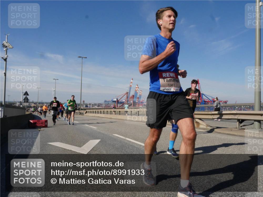 03.10.2025 - Köhlbrandbrückenlauf Matties Gatica Varas http://msf.ph/oto/8991933 03.10.2025 12:43:22 Position 2 6562, 118 meine-sportfotos.de