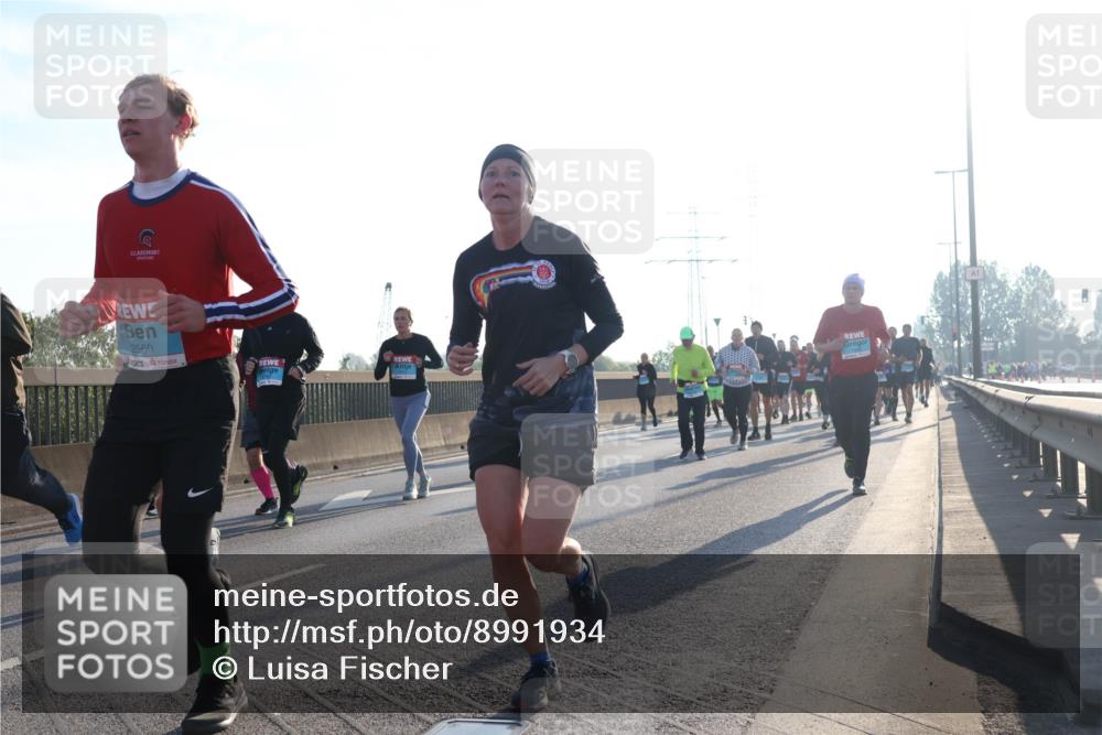 03.10.2025 - Köhlbrandbrückenlauf Luisa Fischer http://msf.ph/oto/8991934 03.10.2025 10:17:08 Position 3 2560 meine-sportfotos.de