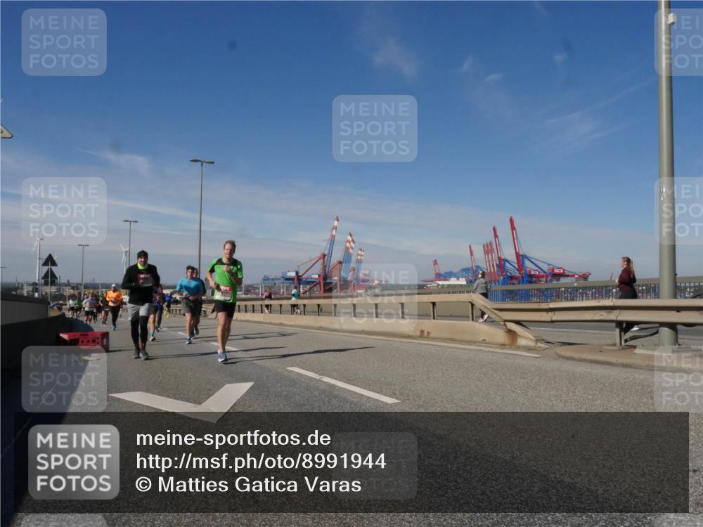 03.10.2025 - Köhlbrandbrückenlauf Matties Gatica Varas http://msf.ph/oto/8991944 03.10.2025 12:43:24 Position 2  meine-sportfotos.de