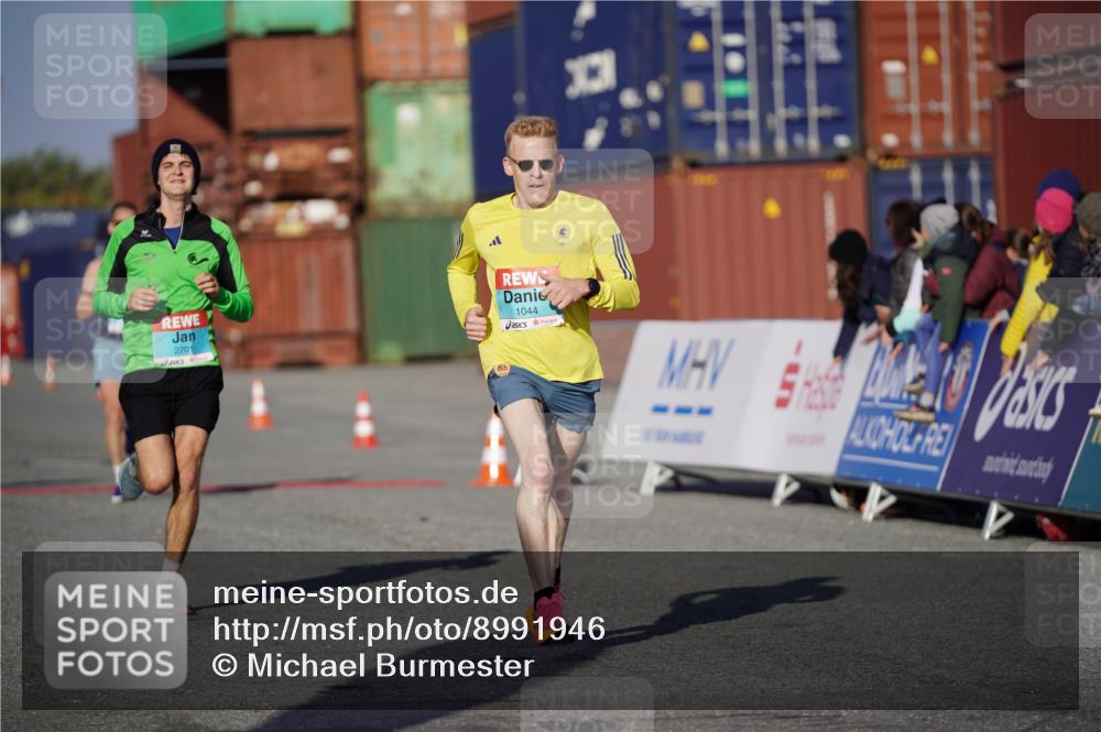 03.10.2025 - Köhlbrandbrückenlauf Michael Burmester http://msf.ph/oto/8991946 03.10.2025 09:50:50 Ziel 1044, 2701 meine-sportfotos.de