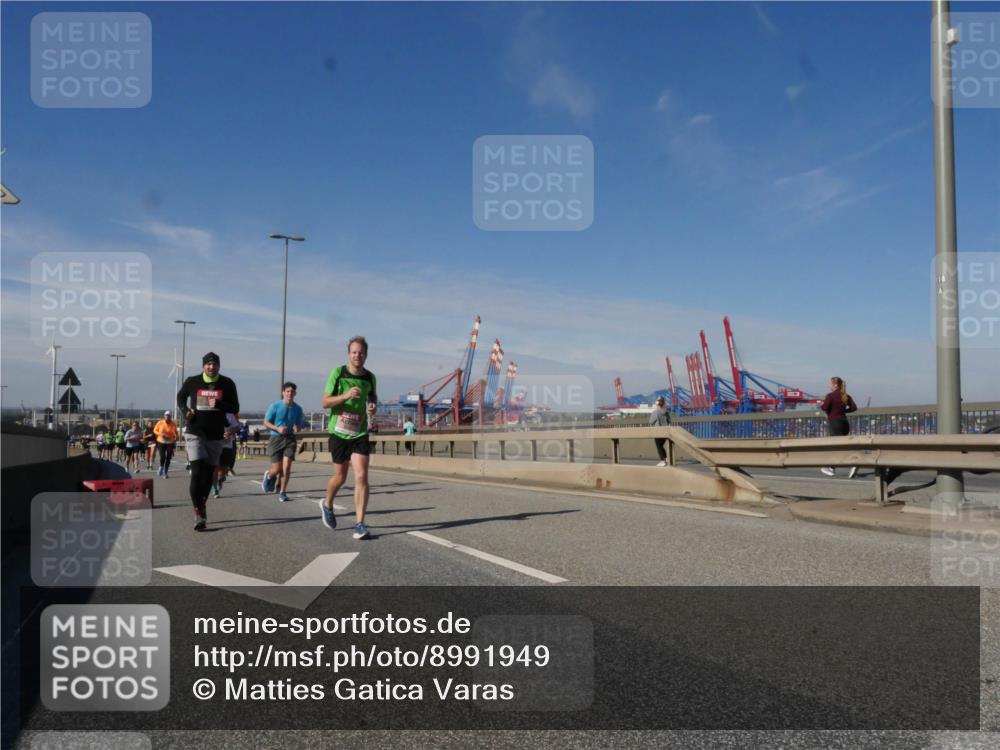 03.10.2025 - Köhlbrandbrückenlauf Matties Gatica Varas http://msf.ph/oto/8991949 03.10.2025 12:43:24 Position 2  meine-sportfotos.de