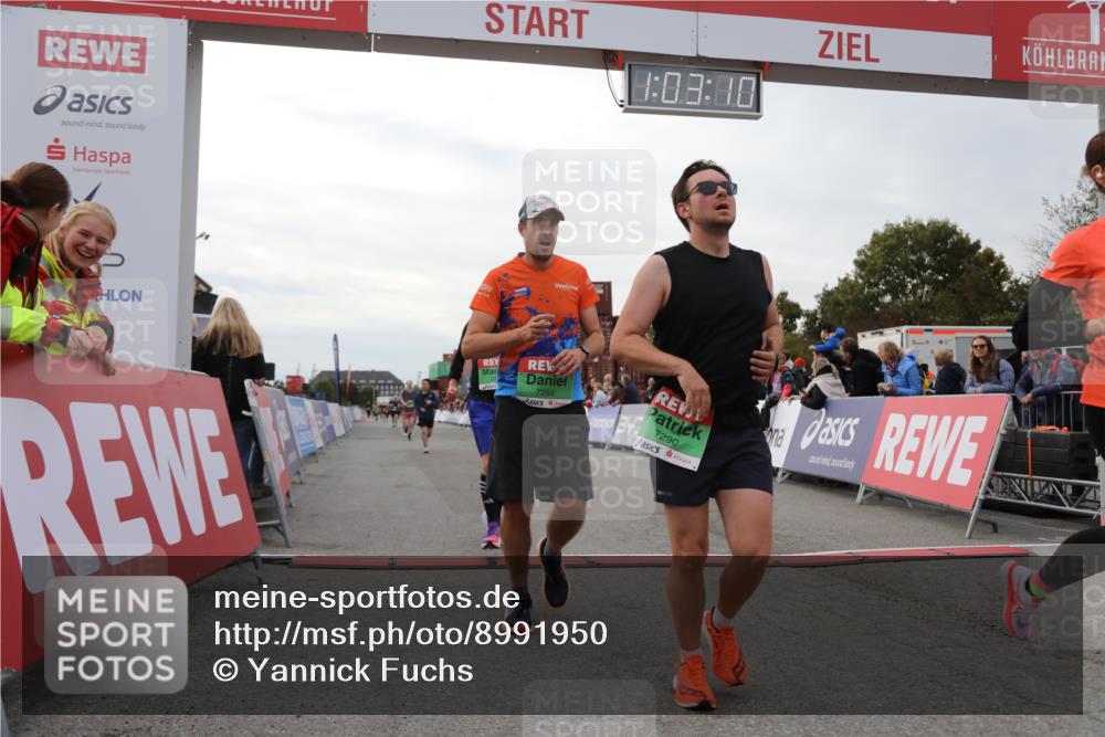 03.10.2025 - Köhlbrandbrückenlauf Yannick Fuchs http://msf.ph/oto/8991950 03.10.2025 16:03:08 Ziel 7016, 7098, 7125, 7231, 7265, 7290, 7300, 7721, 8994, 9294, 9569, 9570, 9657 meine-sportfotos.de