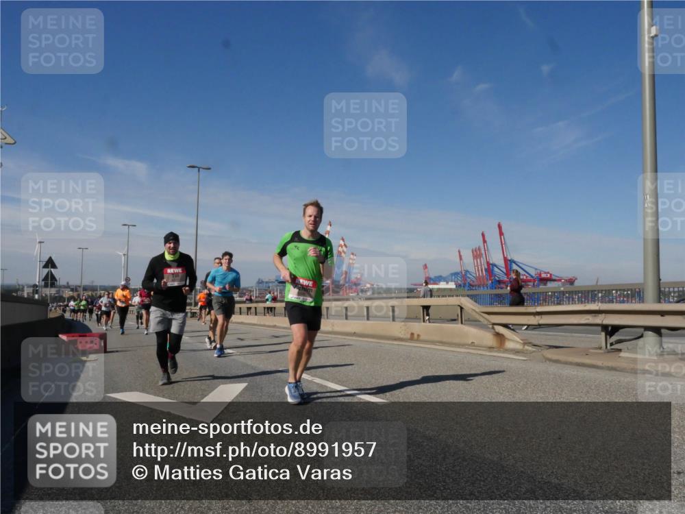 03.10.2025 - Köhlbrandbrückenlauf Matties Gatica Varas http://msf.ph/oto/8991957 03.10.2025 12:43:25 Position 2  meine-sportfotos.de
