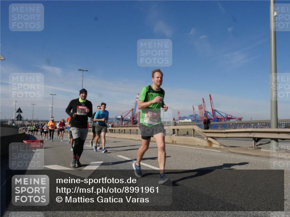03.10.2025 - Köhlbrandbrückenlauf Matties Gatica Varas http://msf.ph/oto/8991961 03.10.2025 12:43:26 Position 2 5705 meine-sportfotos.de