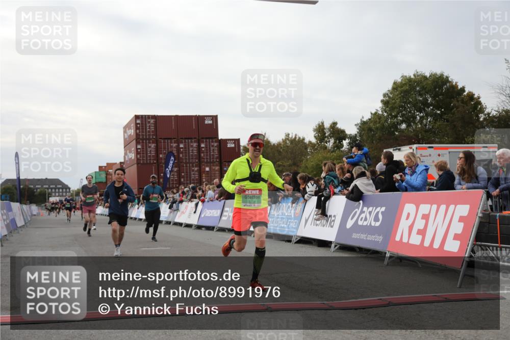 03.10.2025 - Köhlbrandbrückenlauf Yannick Fuchs http://msf.ph/oto/8991976 03.10.2025 16:03:11 Ziel 7016, 7098, 7231, 7265, 7290, 7300, 7721, 8994, 9657 meine-sportfotos.de