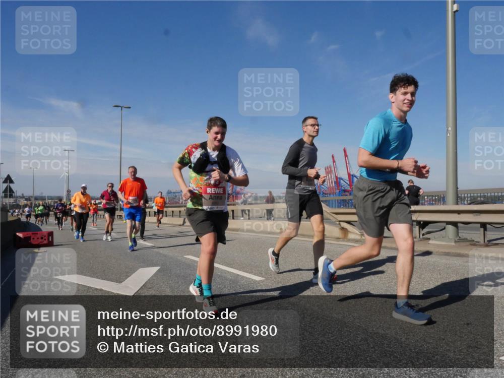 03.10.2025 - Köhlbrandbrückenlauf Matties Gatica Varas http://msf.ph/oto/8991980 03.10.2025 12:43:28 Position 2 111 meine-sportfotos.de