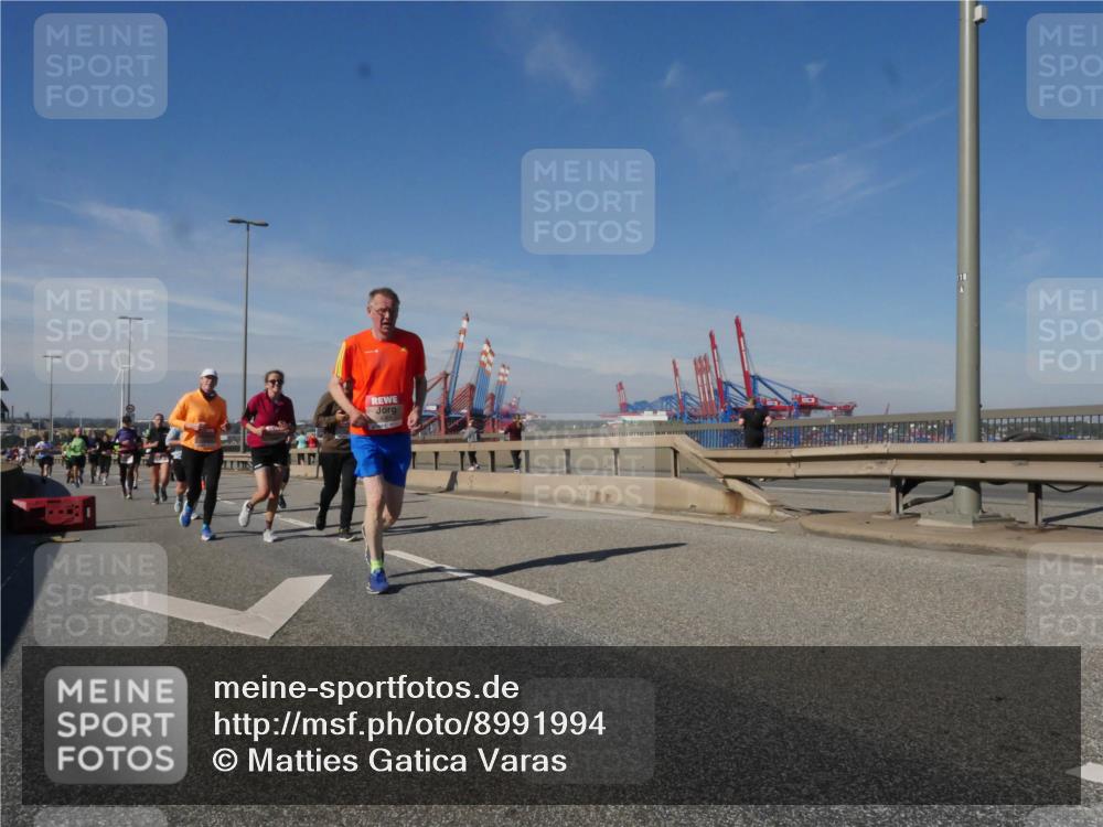03.10.2025 - Köhlbrandbrückenlauf Matties Gatica Varas http://msf.ph/oto/8991994 03.10.2025 12:43:30 Position 2  meine-sportfotos.de