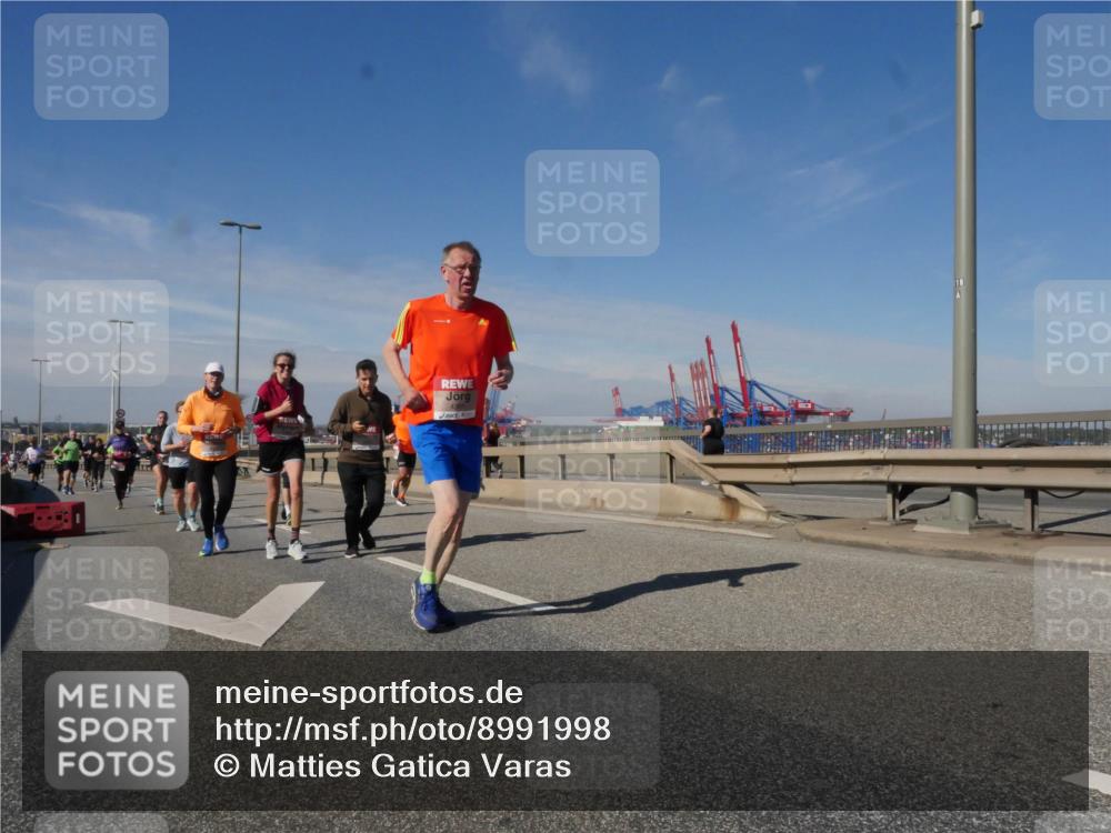 03.10.2025 - Köhlbrandbrückenlauf Matties Gatica Varas http://msf.ph/oto/8991998 03.10.2025 12:43:30 Position 2 18 meine-sportfotos.de